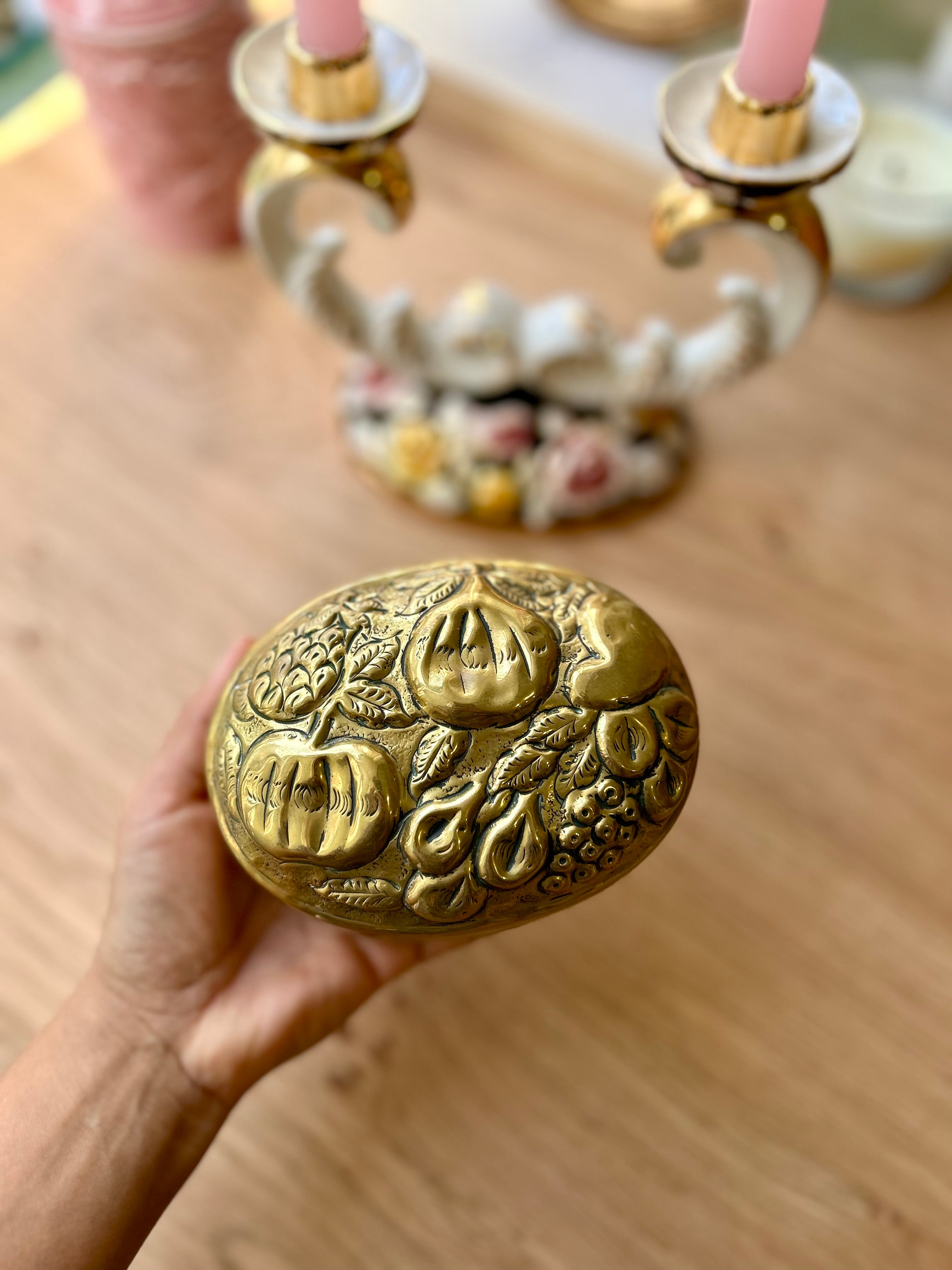 Porta-utensílios em latão
