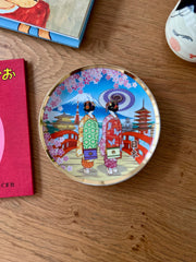 Prato de parede em cerâmica - Amigas Japonesas